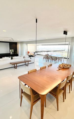 Apartamento à venda com 297m², 4 quartos e 5 vagas Apartamento à venda com 297m², 4 quartos e 5 vagasSala