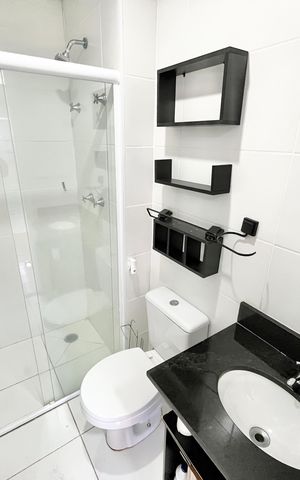 Apartamento à venda com 56m², 2 quartos e 2 vagas Apartamento à venda com 56m², 2 quartos e 2 vagasBanheiro social