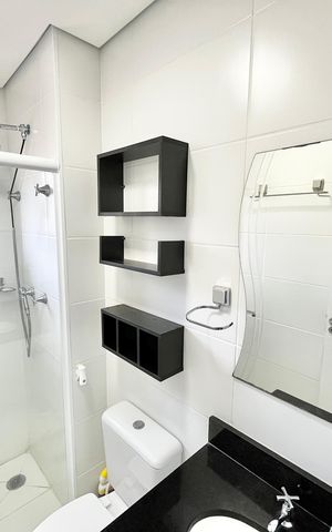 Apartamento à venda com 56m², 2 quartos e 2 vagas Apartamento à venda com 56m², 2 quartos e 2 vagasBanheiro da Suíte
