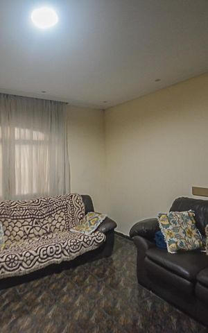 Casa para alugar com 300m², 5 quartos e 2 vagas Casa para alugar com 300m², 5 quartos e 2 vagasSala