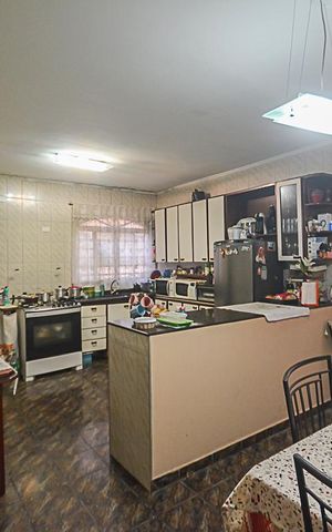 Casa para alugar com 300m², 5 quartos e 2 vagas Casa para alugar com 300m², 5 quartos e 2 vagasCozinha