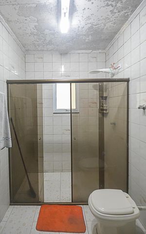 Casa para alugar com 300m², 5 quartos e 2 vagas Casa para alugar com 300m², 5 quartos e 2 vagasBanheiro da Suíte