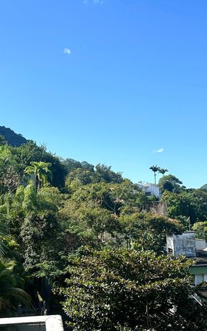 Casa à venda com 1000m², 3 quartos e 2 vagas Casa à venda com 1000m², 3 quartos e 2 vagasVista
