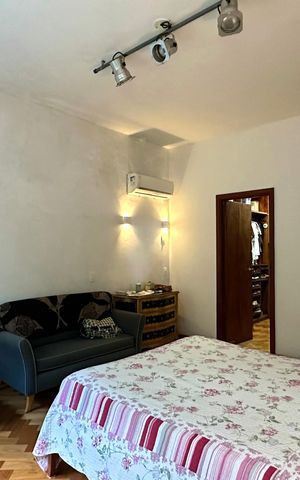 Casa à venda com 1000m², 3 quartos e 2 vagas Casa à venda com 1000m², 3 quartos e 2 vagasSuíte