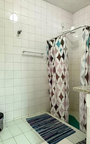 Casa à venda com 1000m², 3 quartos e 2 vagas Casa à venda com 1000m², 3 quartos e 2 vagasBanheiro