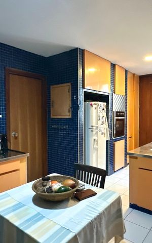 Casa à venda com 1000m², 3 quartos e 2 vagas Casa à venda com 1000m², 3 quartos e 2 vagasCozinha