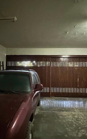 Casa à venda com 1000m², 3 quartos e 2 vagas Casa à venda com 1000m², 3 quartos e 2 vagasGaragem