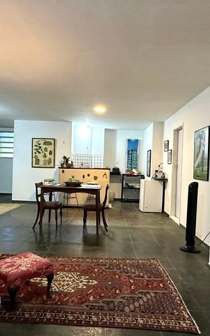 Casa à venda com 1000m², 3 quartos e 2 vagas Casa à venda com 1000m², 3 quartos e 2 vagasEdícula
