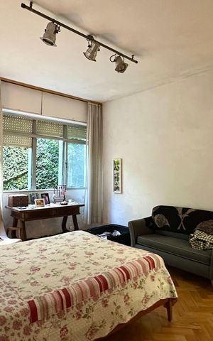 Casa à venda com 1000m², 3 quartos e 2 vagas Casa à venda com 1000m², 3 quartos e 2 vagasSuíte