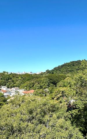Casa à venda com 1000m², 3 quartos e 2 vagas Casa à venda com 1000m², 3 quartos e 2 vagasVista