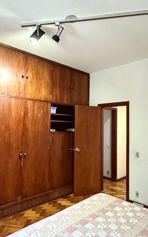 Casa à venda com 1000m², 3 quartos e 2 vagas Casa à venda com 1000m², 3 quartos e 2 vagasSuíte