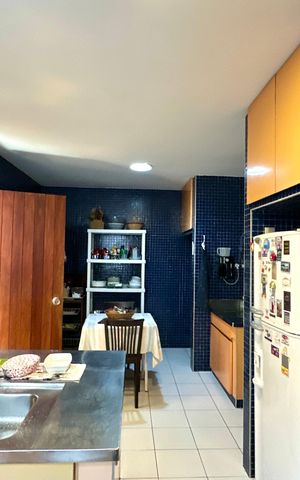 Casa à venda com 1000m², 3 quartos e 2 vagas Casa à venda com 1000m², 3 quartos e 2 vagasCozinha