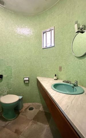 Casa à venda com 1000m², 3 quartos e 2 vagas Casa à venda com 1000m², 3 quartos e 2 vagasLavabo 2