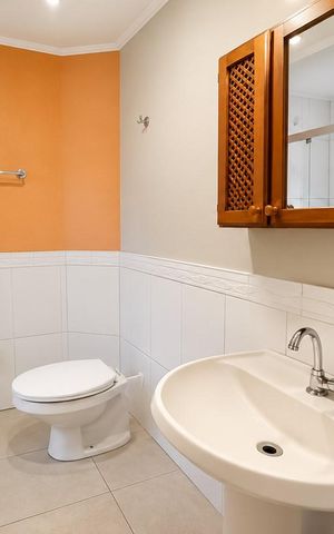Casa para alugar com 340m², 5 quartos e 3 vagas Casa para alugar com 340m², 5 quartos e 3 vagasBanheiro da Suíte