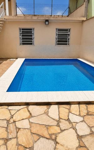 Casa para alugar com 340m², 5 quartos e 3 vagas Casa para alugar com 340m², 5 quartos e 3 vagasÁrea comum