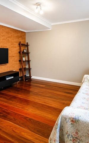 Casa para alugar com 340m², 5 quartos e 3 vagas Casa para alugar com 340m², 5 quartos e 3 vagasSala