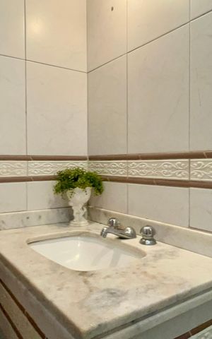 Apartamento à venda com 163m², 3 quartos e 1 vaga Apartamento à venda com 163m², 3 quartos e 1 vagaBanheiro