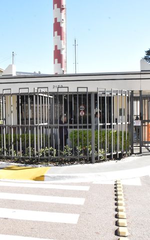 Apartamento à venda com 96m², 3 quartos e 2 vagasFachada e portaria