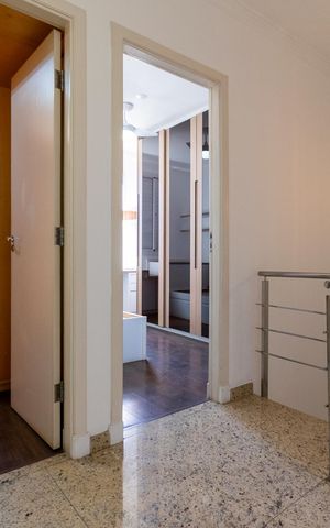 Casa de condomínio à venda com 133m², 3 quartos e 3 vagas Casa de condomínio à venda com 133m², 3 quartos e 3 vagasCorredor