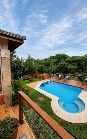 Casa de condomínio à venda com 332m², 5 quartos e 4 vagas Casa de condomínio à venda com 332m², 5 quartos e 4 vagasPiscina