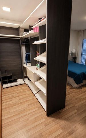 Casa de condomínio à venda com 332m², 5 quartos e 4 vagas Casa de condomínio à venda com 332m², 5 quartos e 4 vagasQuarto