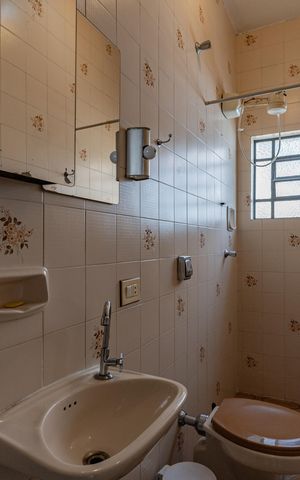 Casa à venda com 180m², 4 quartos e 3 vagasBanheiro da Edicula
