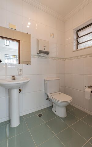 Casa à venda com 180m², 4 quartos e 3 vagasLavabo