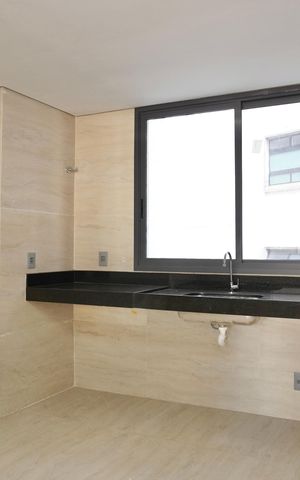 Apartamento à venda com 93m², 3 quartos e 2 vagas Apartamento à venda com 93m², 3 quartos e 2 vagasCozinha e Área de Serviço