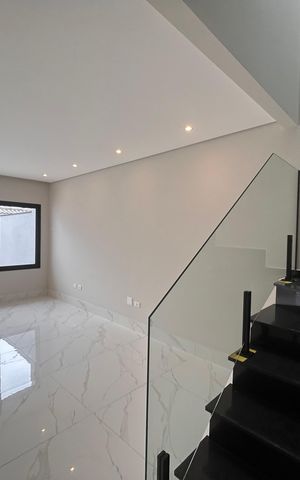 Casa à venda com 90m², 2 quartos e 1 vaga Casa à venda com 90m², 2 quartos e 1 vagaSala