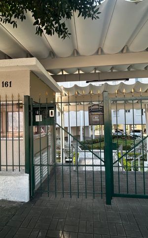 Apartamento à venda com 76m², 3 quartos e 1 vaga Apartamento à venda com 76m², 3 quartos e 1 vagaFachada