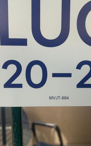 Apartamento à venda com 76m², 3 quartos e 1 vaga Apartamento à venda com 76m², 3 quartos e 1 vagaFachada plaquinha