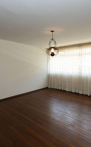 Apartamento para alugar com 270m², 4 quartos e 2 vagas Apartamento para alugar com 270m², 4 quartos e 2 vagasSala 2