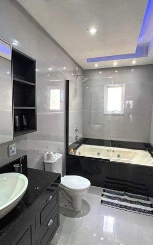 Casa de condomínio para alugar com 168m², 3 quartos e 2 vagas Casa de condomínio para alugar com 168m², 3 quartos e 2 vagasBanheiro 2
