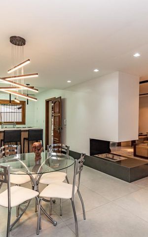 Casa para alugar com 311m², 4 quartos e 4 vagas