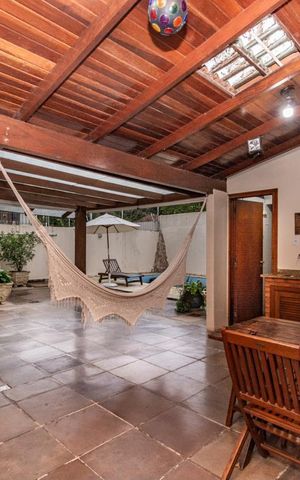 Casa para alugar com 311m², 4 quartos e 4 vagas