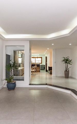 Casa para alugar com 311m², 4 quartos e 4 vagas