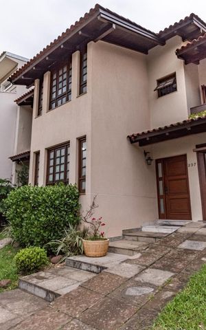Casa para alugar com 311m², 4 quartos e 4 vagas