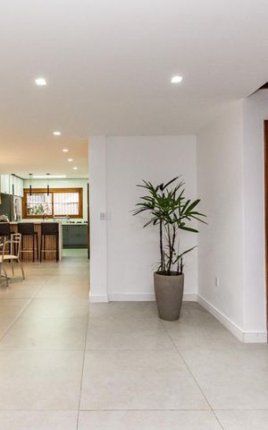 Casa para alugar com 311m², 4 quartos e 4 vagas