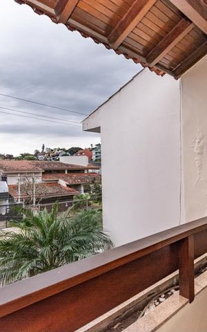 Casa para alugar com 311m², 4 quartos e 4 vagas