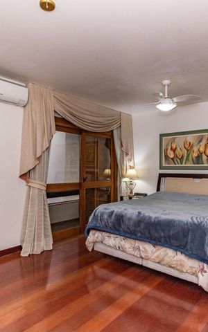 Casa para alugar com 311m², 4 quartos e 4 vagas