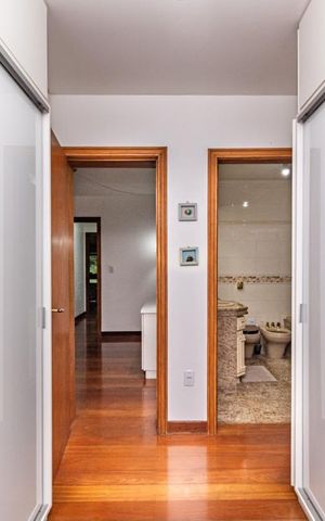 Casa para alugar com 311m², 4 quartos e 4 vagas
