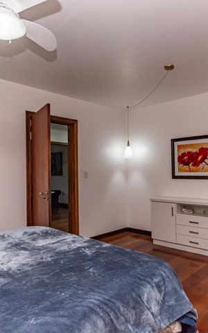 Casa para alugar com 311m², 4 quartos e 4 vagas