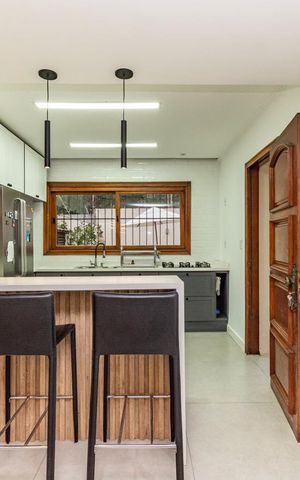 Casa para alugar com 311m², 4 quartos e 4 vagas