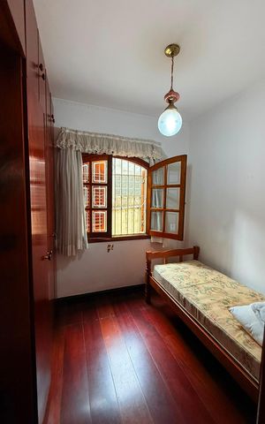 Casa à venda com 203m², 3 quartos e 4 vagas Casa à venda com 203m², 3 quartos e 4 vagasQuarto