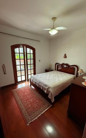 Casa à venda com 203m², 3 quartos e 4 vagas Casa à venda com 203m², 3 quartos e 4 vagasQuarto