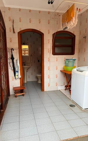 Casa à venda com 203m², 3 quartos e 4 vagas Casa à venda com 203m², 3 quartos e 4 vagasÁrea de serviço
