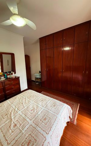 Casa à venda com 203m², 3 quartos e 4 vagas Casa à venda com 203m², 3 quartos e 4 vagasQuarto