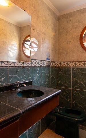 Casa para alugar com 450m², 5 quartos e 4 vagas Casa para alugar com 450m², 5 quartos e 4 vagasLavabo