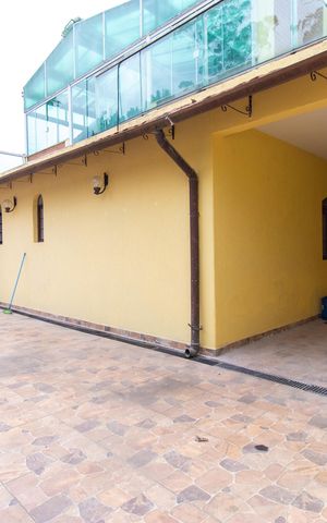 Casa para alugar com 450m², 5 quartos e 4 vagas Casa para alugar com 450m², 5 quartos e 4 vagasQuintal e garagem
