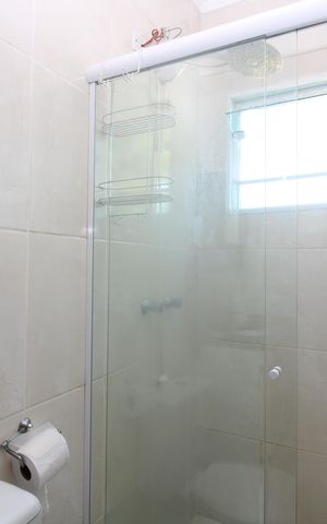 Casa de condomínio à venda com 68m², 2 quartos e 1 vagaBanheiro da Suíte 1